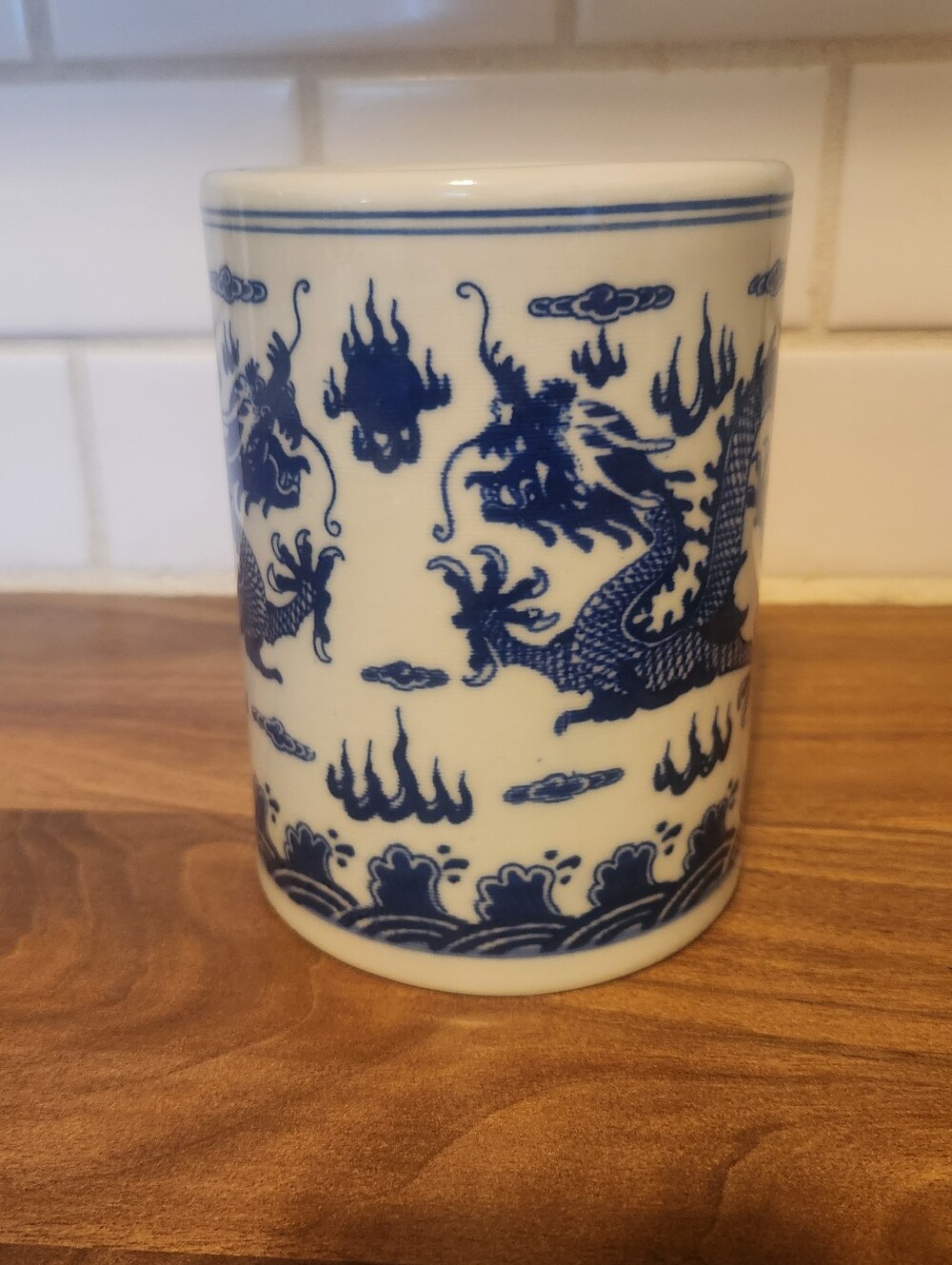 Vintage Chinese Porcelain Dragon Blue And White Vase